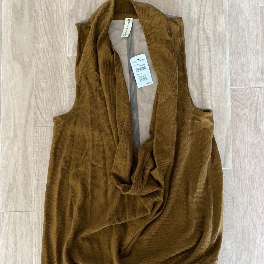 Maggie Ward top NWT